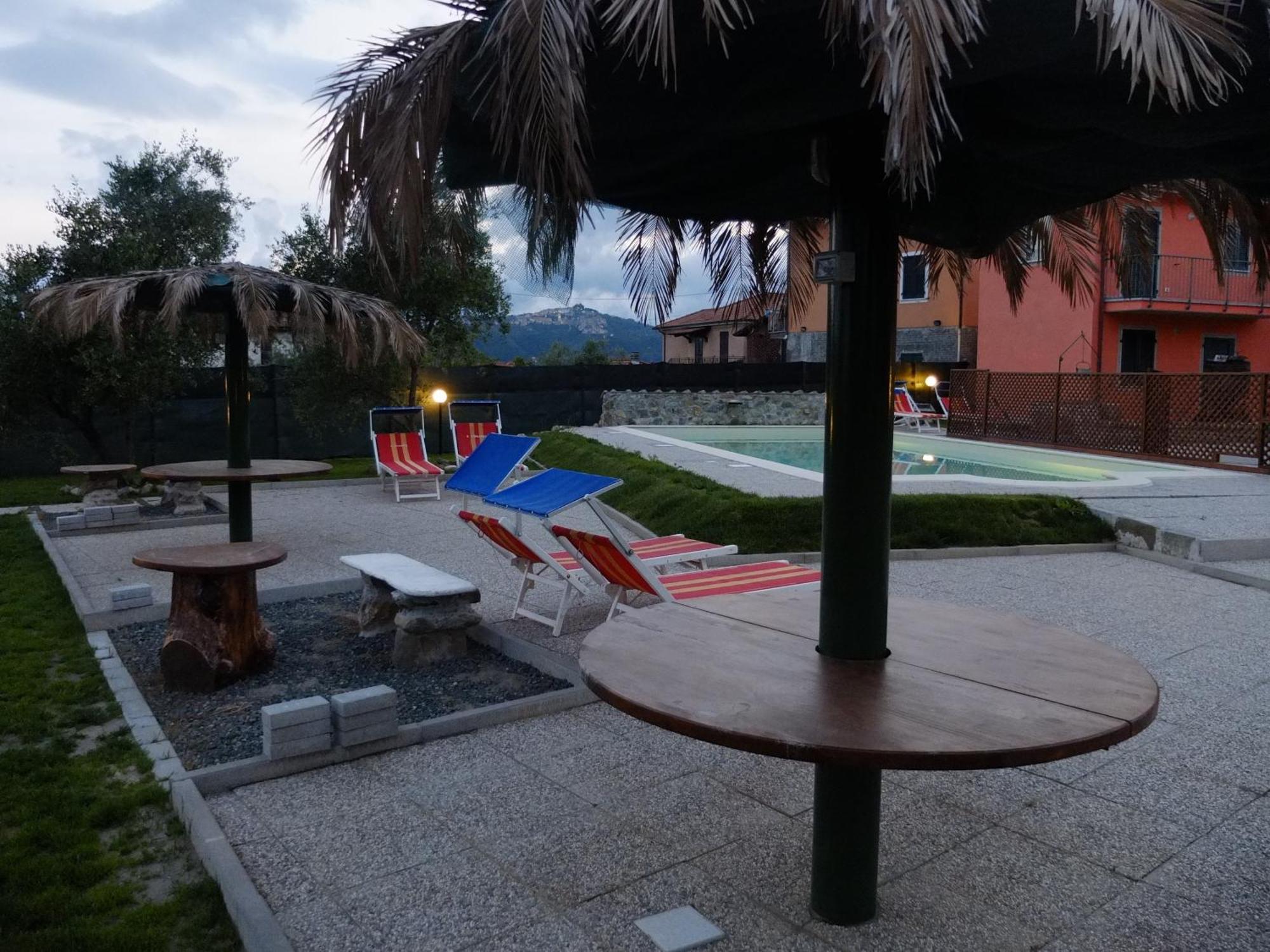 La Fonda Casa Vacanze-Appartamenti Con Piscina Santo Stefano di Magra Buitenkant foto